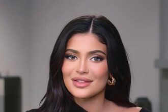 Kylie Jenner fashion model beauty influencer trending 2025